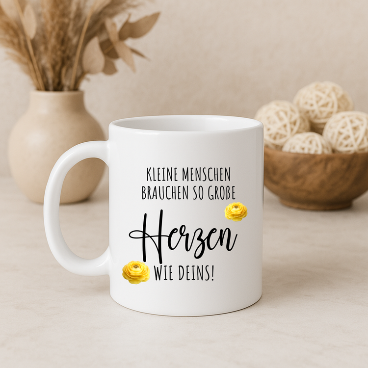 Personalisierte Tasse „Lieblingsmensch“ – Name & Blumenmotiv
