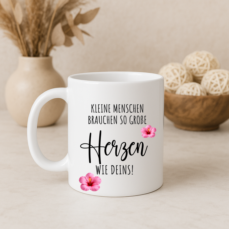 Personalisierte Tasse „Lieblingsmensch“ – Name & Blumenmotiv