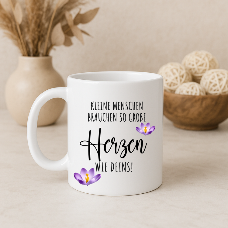 Personalisierte Tasse „Lieblingsmensch“ – Name & Blumenmotiv