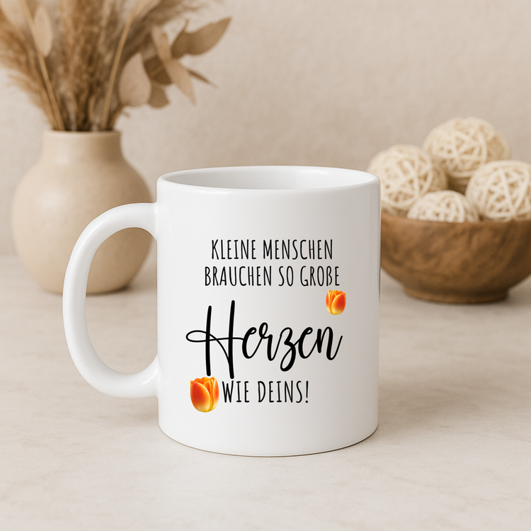 Personalisierte Tasse „Lieblingsmensch“ – Name & Blumenmotiv