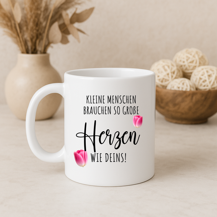 Personalisierte Tasse „Lieblingsmensch“ – Name & Blumenmotiv