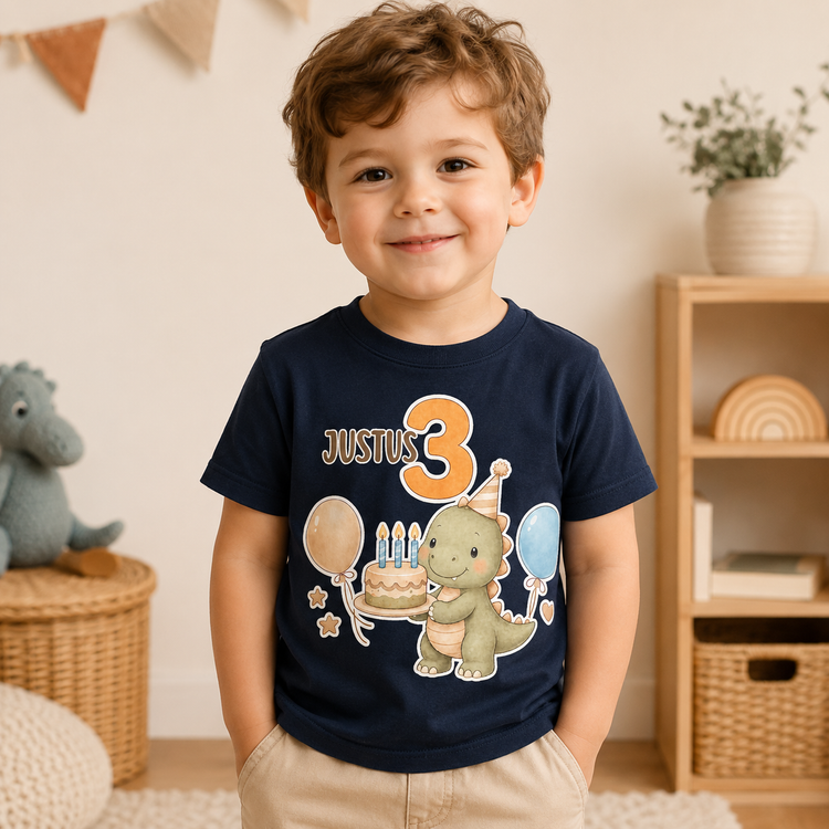 Personalisiertes Baby/Kinder T-Shirt zum Geburtstag – Dino Motiv