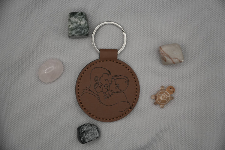 Geschenkidee personalisierter Lederanhänger mit Name und Datum
