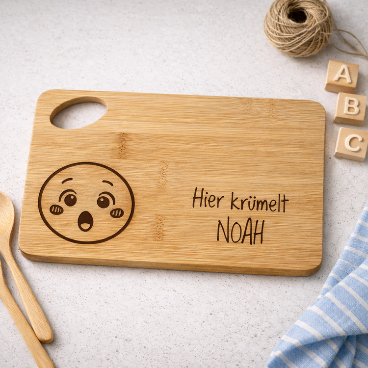 Kinder Frühstücksbrett Noah mit Emoji Gravur