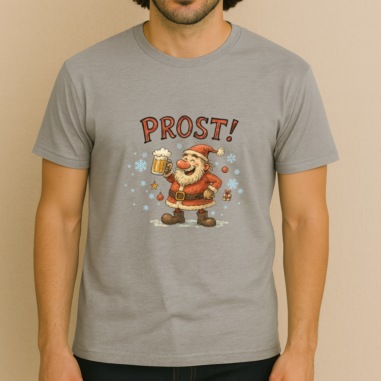 PROST! T-Shirt – Weihnachtsmann mit Bierkrug, lustiges Weihnachts Shirt (Unisex)