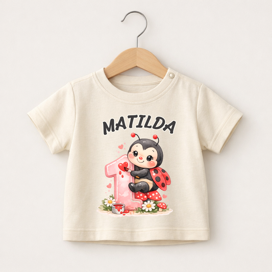 Personalisiertes Baby T-Shirt 1. Geburtstag mit Namen – Marienkäfer Mädchen Shirt