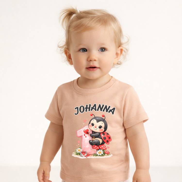 Beiges Babyshirt mit Name Johanna und niedlichem Marienkäfer Motiv zum ersten Geburtstag, personalisierbares Geschenk für Mädchen Outfit