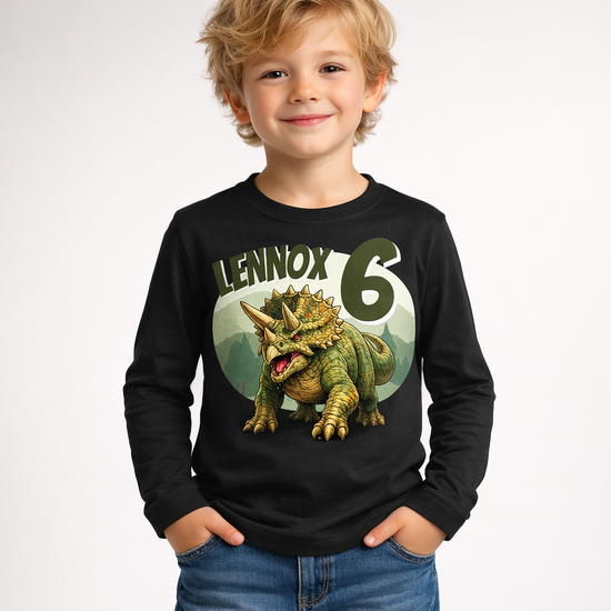 dino geburtstagsshirt kinder triceratops personalisiert name alter schwarz langarmshirt