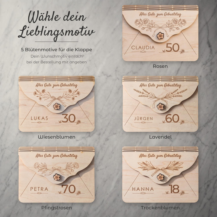 Blütenmotive zur Auswahl für die Klappe: Rosen, Wiesenblumen mit Kornblumen, Lavendel, Pfingstrosen und Trockenblumen mit Ähren. Jeder Umschlag trägt Name, drei Herzen und Zahl – Wunschmotiv bei der Bestellung angeben.