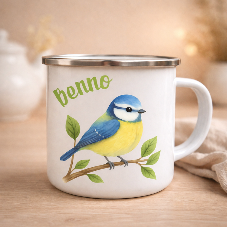 Personalisierte Emaille Tasse Benno mit Blaumeise auf Zweig, farbenfroher Kinderbecher mit Namen als Geschenk fuer Naturfreunde