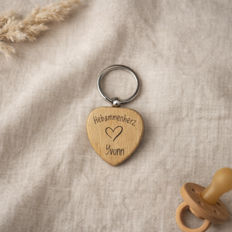 Personalisierter Holz Schluesselanhaenger Hebammenherz Yvonn mit Gravur, liebevolles Dankesgeschenk fuer Hebamme