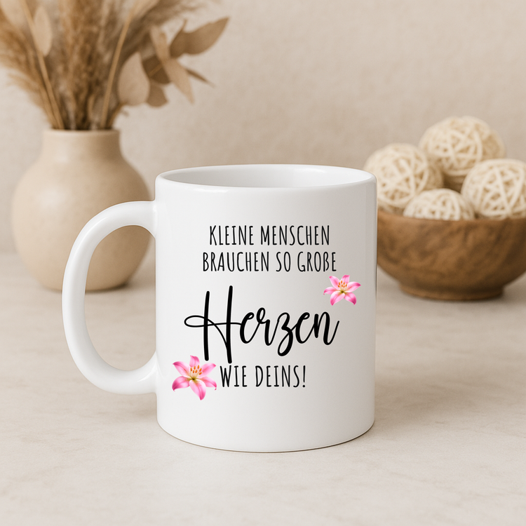 Personalisierte Tasse „Lieblingsmensch“ – Name & Blumenmotiv